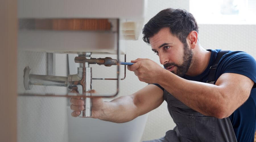 Professional sink repair services in Leamington, UT